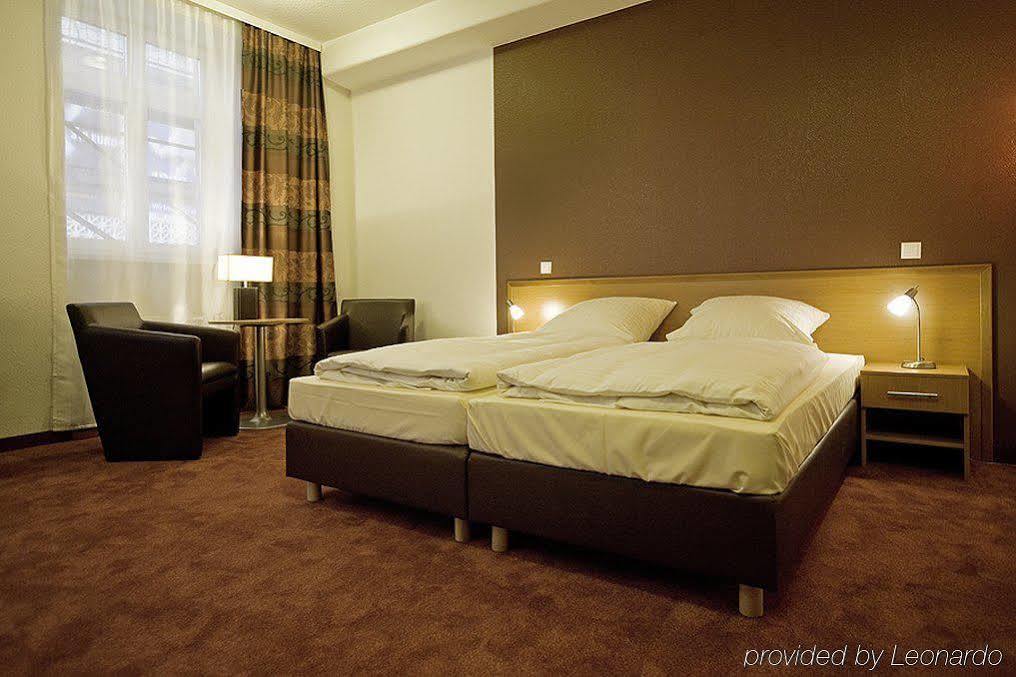 Hotel Bayrischer Hof Heidelberg Exterior photo